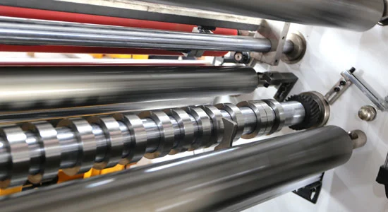 ماكينة حز عالية السرعة مع عمود احتكاك