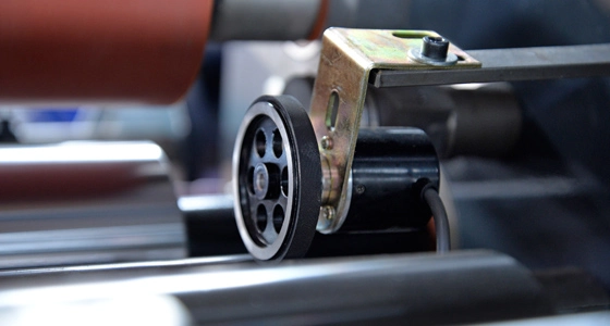 آلة تقطيع لفافة كبيرة