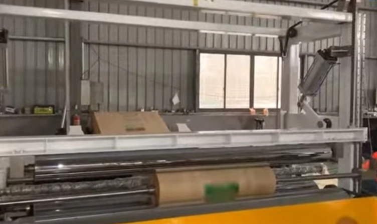 ماكينة حز كبيرة عالية السرعة للورق الكبير القطر ،