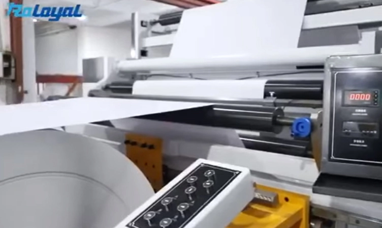 آلة قص الملصقات ذات السرعة العالية من اللف إلى اللف